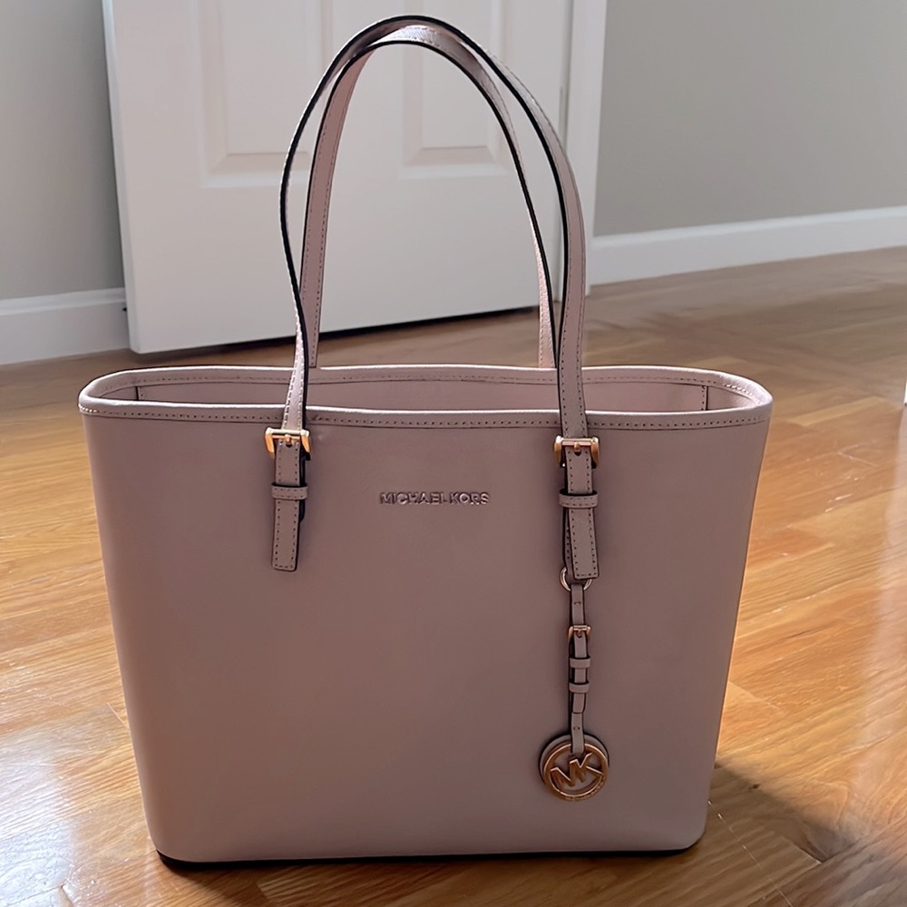 Michael Kors Jet Set Tote - Picture 1 of 6